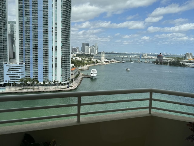 view of water feature featuring a view of city