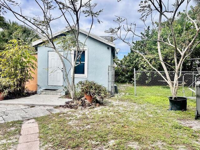 1831 Juno Rd Unit 123, North Palm Beach, FL 33408 - view of outbuilding