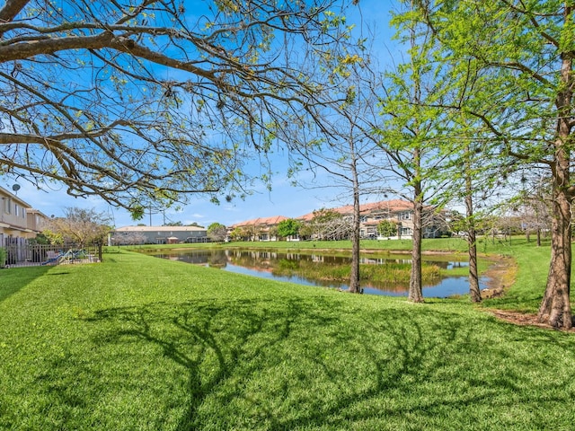 view of yard featuring a water view