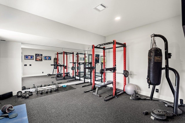 workout room with recessed lighting, baseboards, and visible vents