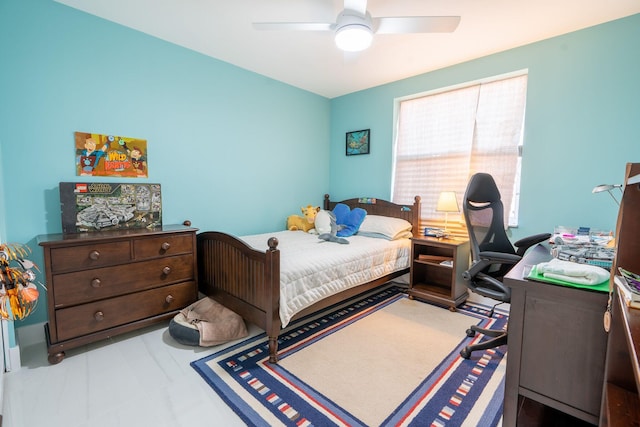 bedroom with ceiling fan