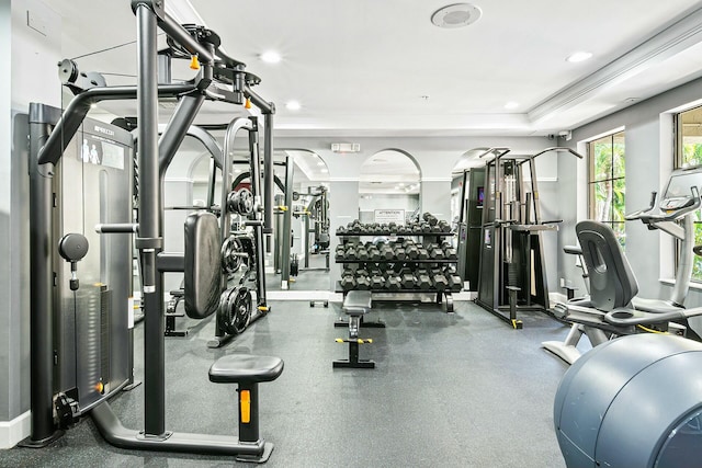 exercise room featuring recessed lighting