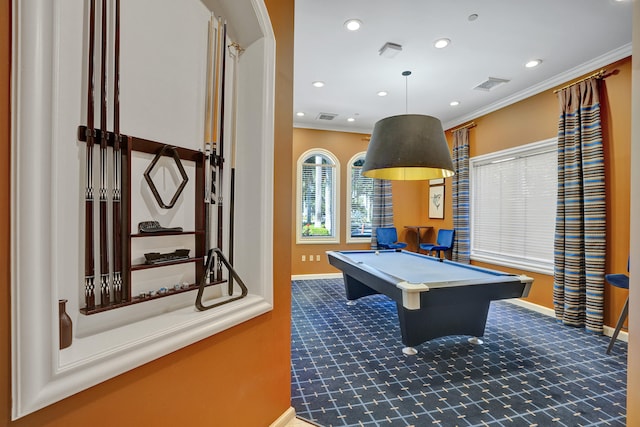 playroom featuring visible vents, baseboards, carpet, and crown molding