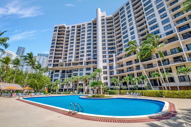 view of swimming pool