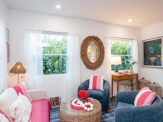 sitting room with recessed lighting