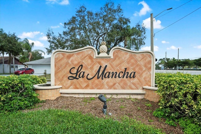 view of community / neighborhood sign