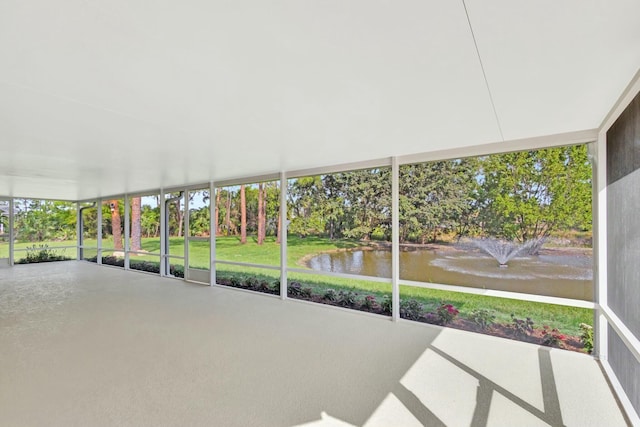 17393 84th Ct N, Loxahatchee, FL 33470 - unfurnished sunroom featuring a water view