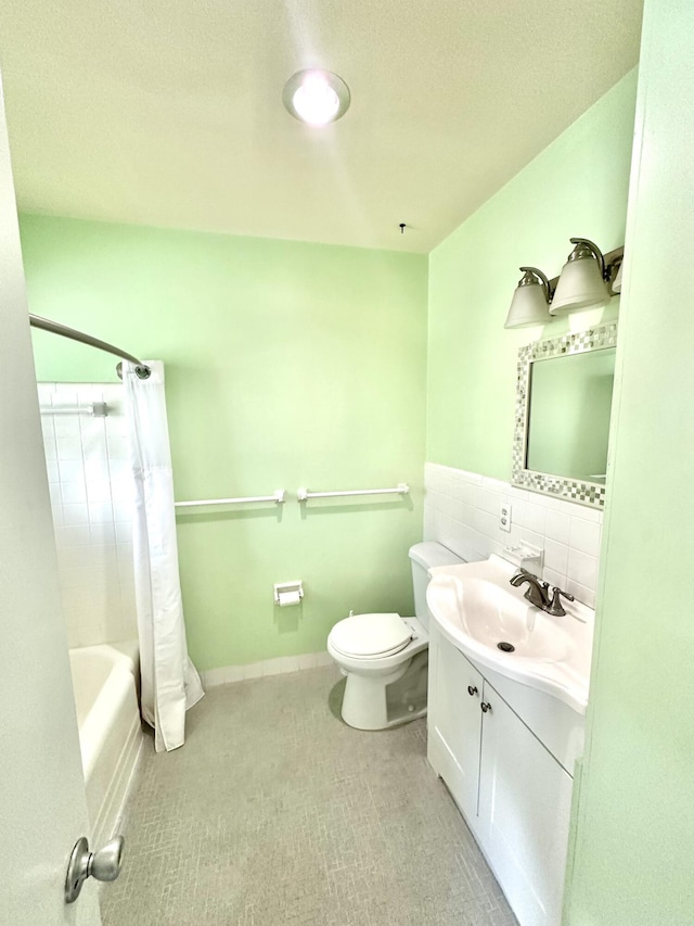 11 SW 4th Ave Unit 8, Boca Raton, FL 33432 - bathroom with toilet, vanity, and shower / bath combo