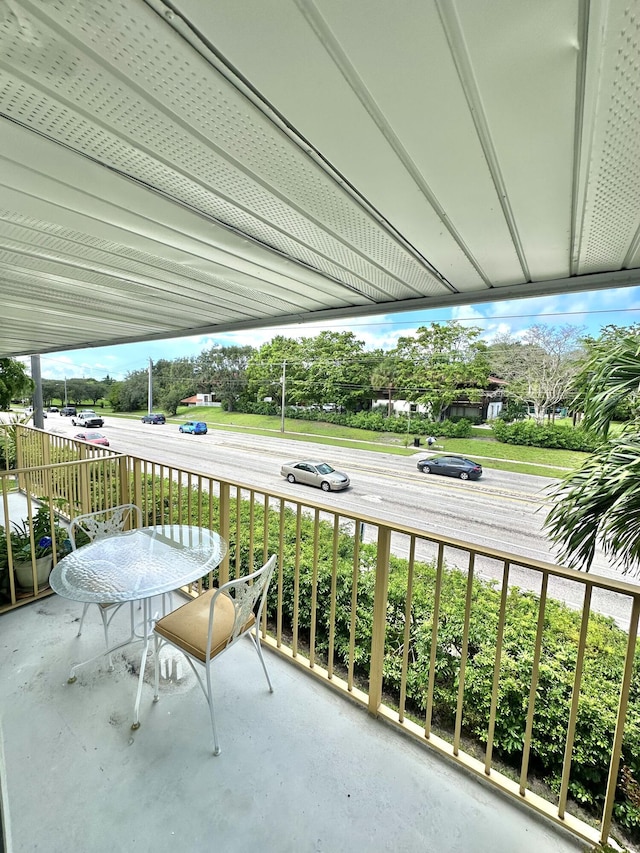 11 SW 4th Ave Unit 8, Boca Raton, FL 33432 - balcony with a porch