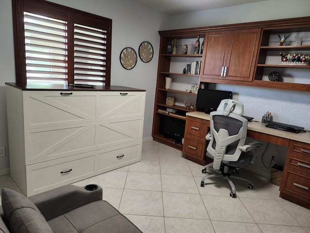 7185 Huntington Ln Unit 405, Delray Beach, FL 33446 - office area featuring built in desk and light tile patterned floors