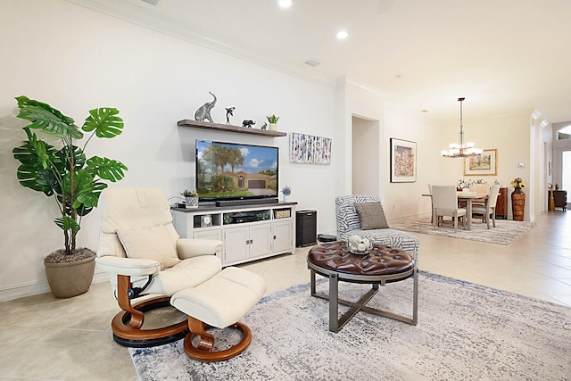 living room featuring baseboards, visible vents, an inviting chandelier, recessed lighting, and crown molding