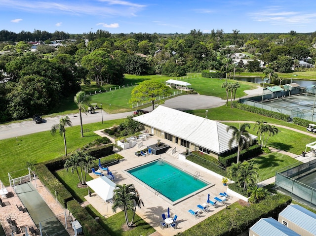 bird's eye view with a water view