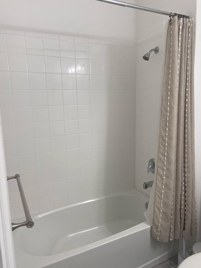 full bath with shower / bath combo