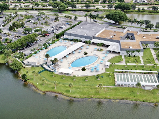 230 Normandy Ln E, Delray Beach, FL 33484 - aerial view of property and surrounding area featuring a pool and a large body of water