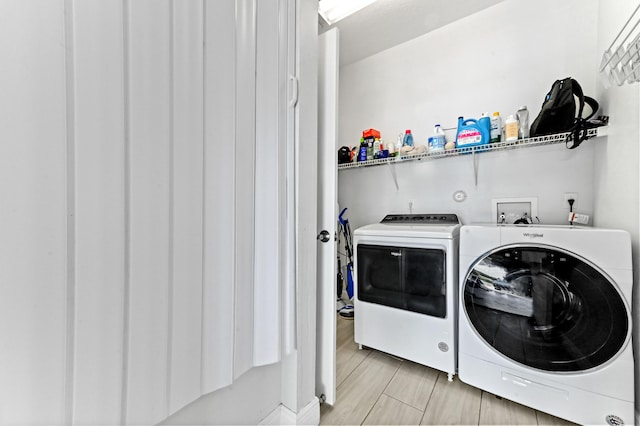 5822 Saddle Trail Ln, Lake Worth, FL 33449 - laundry room featuring washer and dryer