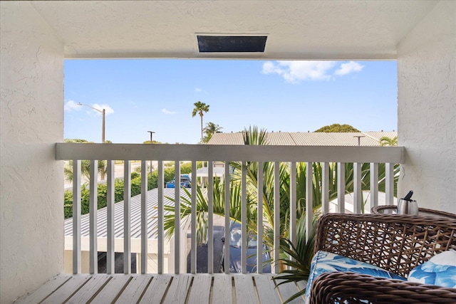 700 NE 20th Ln, Boynton Beach, FL 33435 - view of balcony