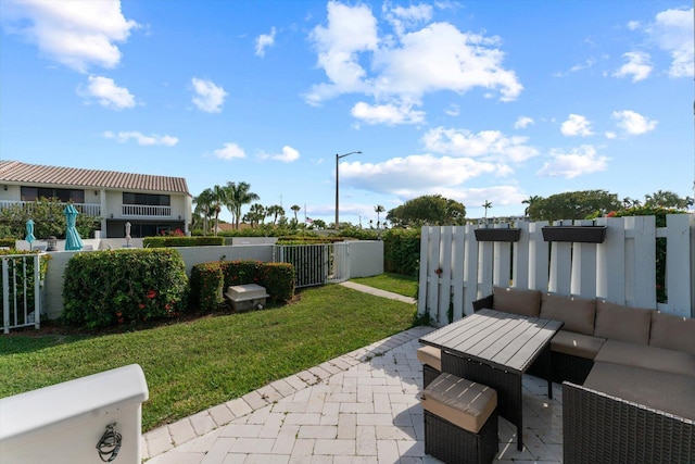700 NE 20th Ln, Boynton Beach, FL 33435 - view of patio featuring a gate and fence private yard