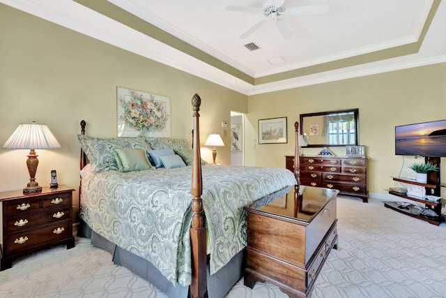 bedroom featuring visible vents, light carpet, ornamental molding, baseboards, and ceiling fan