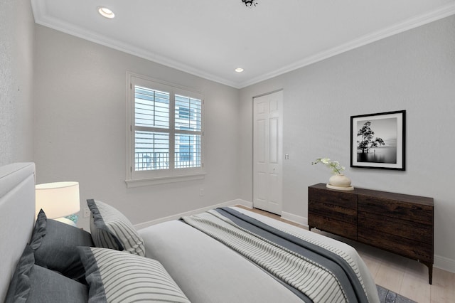 bedroom with recessed lighting, baseboards, light wood-style floors, and ornamental molding