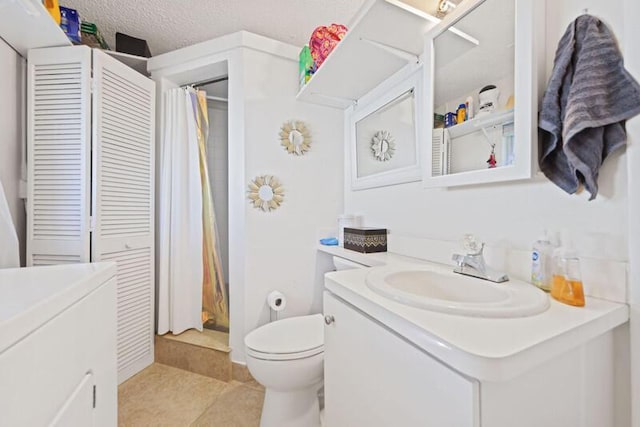 full bath featuring vanity, tile patterned floors, toilet, and a shower with curtain