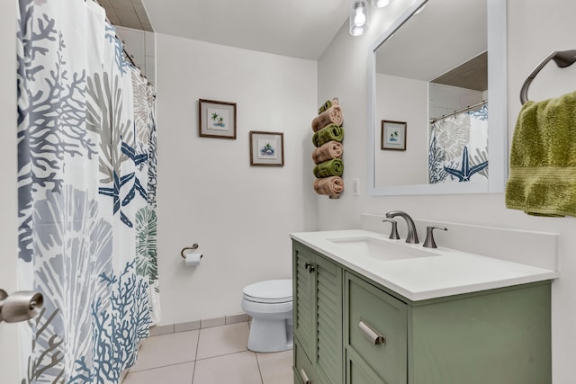 full bathroom featuring tile patterned floors, a shower with curtain, toilet, and vanity