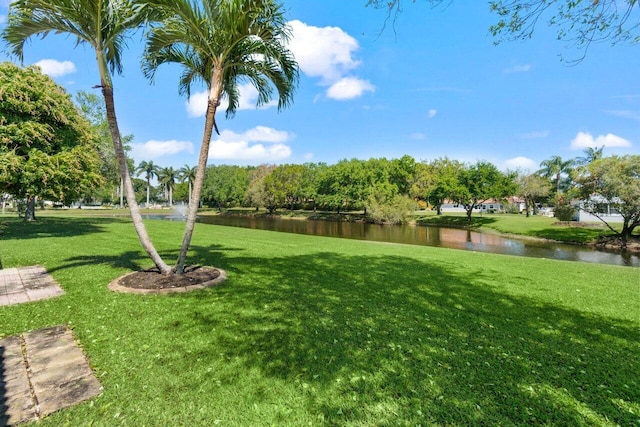 view of yard featuring a water view