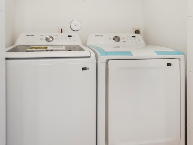 4524 Concordia Ln, Boynton Beach, FL 33436 - laundry room with washer and dryer