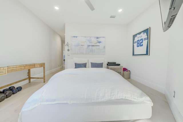 bedroom featuring visible vents, recessed lighting, a ceiling fan, and baseboards