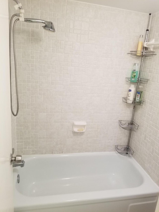 bathroom featuring shower / bathtub combination