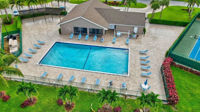 9238 E Vineland Ct E Unit E, Boca Raton, FL 33496 - community pool with a yard, a patio, and fence