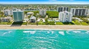 drone / aerial view with a city view