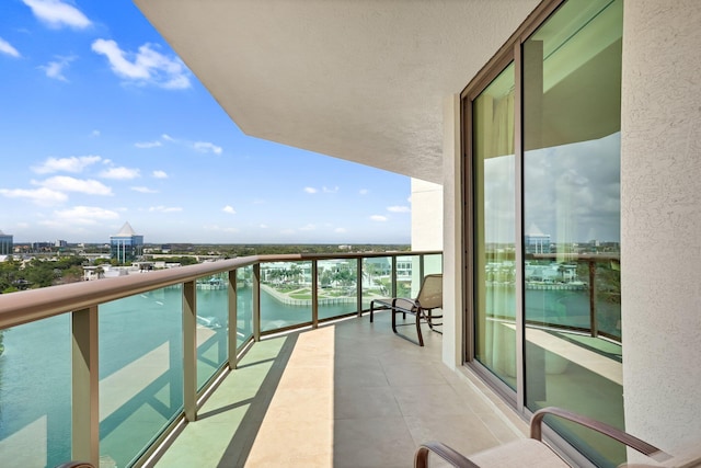 3620 Gardens Pkwy Unit 1001B, Palm Beach Gardens, FL 33410 - balcony featuring a view of city and a water view