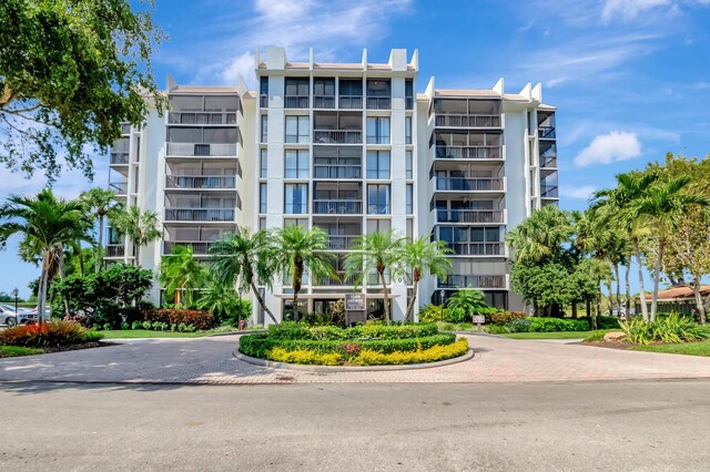 1523 Bridgewood Dr, Boca Raton, FL 33434 - view of property with decorative driveway
