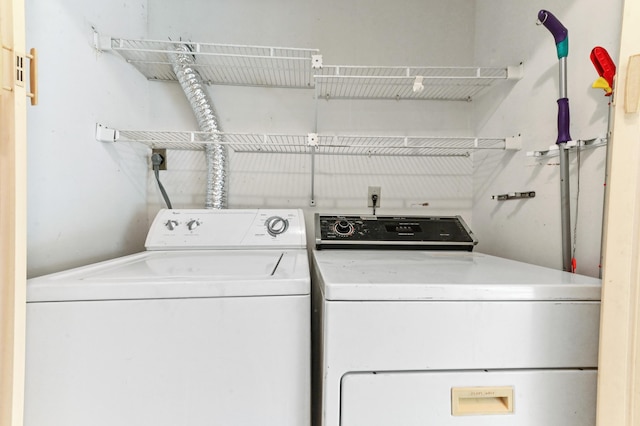 5116 Palm Way, Lake Worth, FL 33463 - washroom featuring washer and dryer