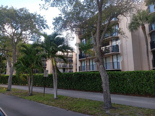 3450 Blue Lake Dr Unit 204, Pompano Beach, FL 33064 - view of building exterior