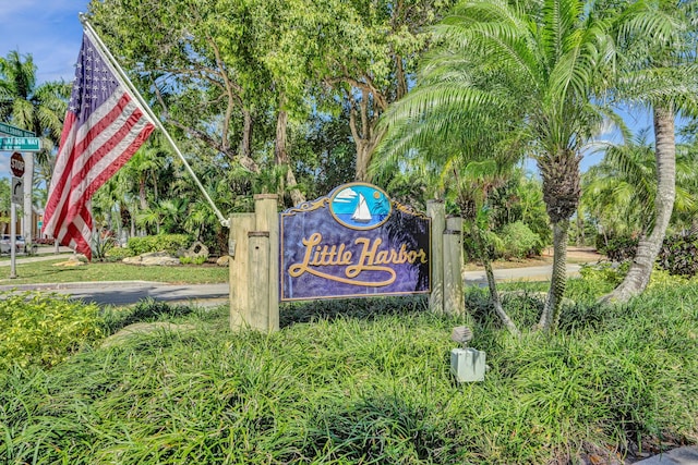 view of community / neighborhood sign