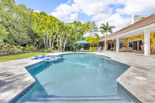 17888 Fieldbrook Cir W, Boca Raton, FL 33496 - swimming pool featuring a patio