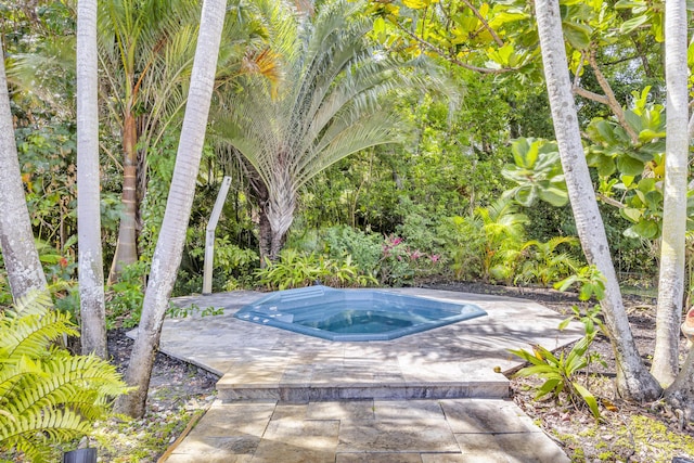 17888 Fieldbrook Cir W, Boca Raton, FL 33496 - view of swimming pool with an in-ground hot tub