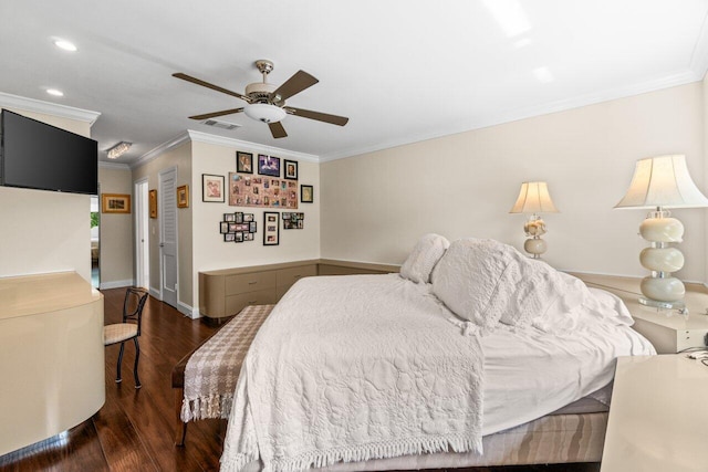 9 Stratford Dr Unit D, Boynton Beach, FL 33436 - bedroom featuring visible vents, crown molding, baseboards, dark wood finished floors, and a ceiling fan