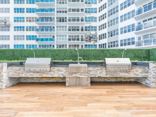 view of patio / terrace with a grill and exterior kitchen