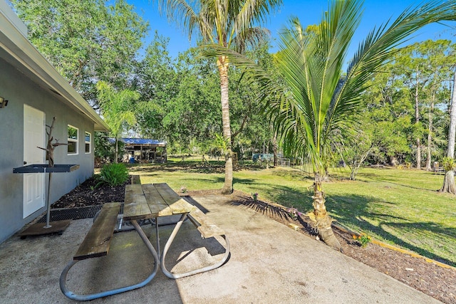 view of yard with a patio