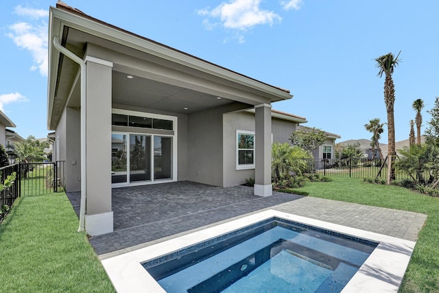 10064 Driftwood Way, Palm Beach Gardens, FL 33412 - view of pool with a patio and a hot tub