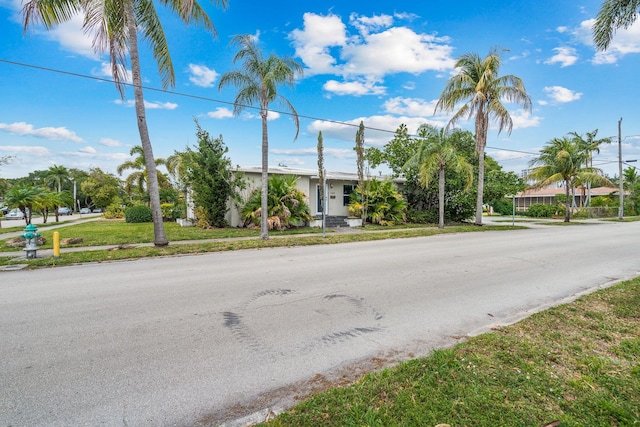 view of front of home with a front yard