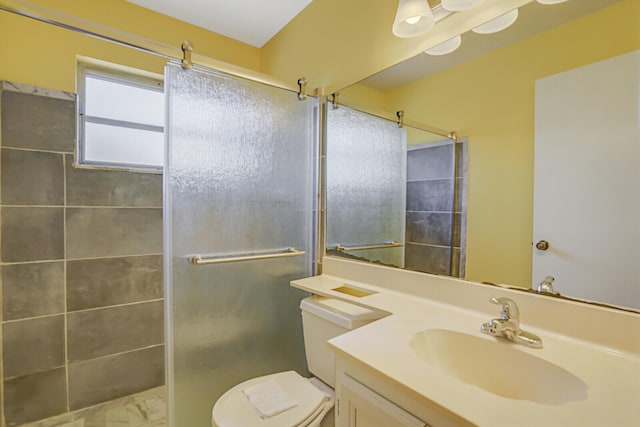 4475 Pine Park Cir, Lake Worth, FL 33467 - bathroom with a tile shower, toilet, and vanity