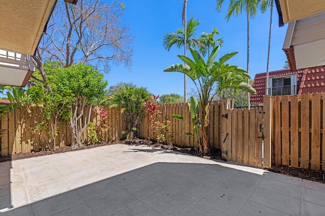 9940 NW 6th Pl, Plantation, FL 33324 - view of patio with fence and a gate