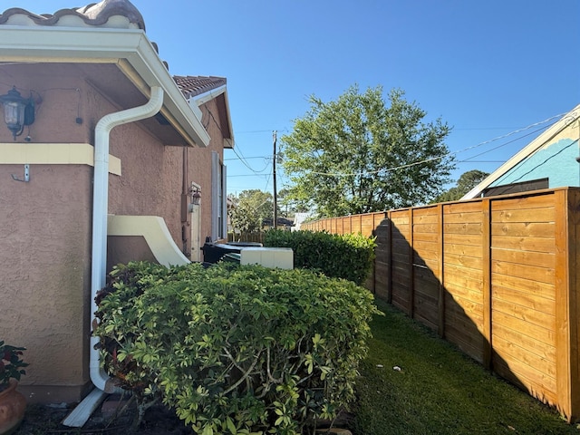 434 SE Doat St, Port Saint Lucie, FL 34983 - view of yard featuring fence