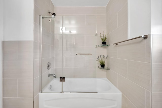 1355 SW Porter Rd, Port Saint Lucie, FL 34953 - full bath featuring shower / tub combination
