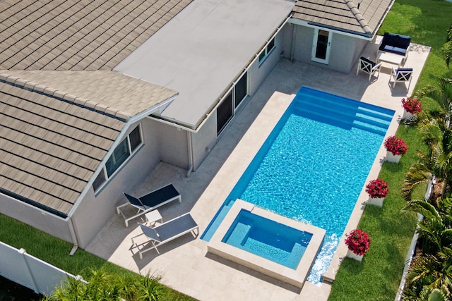 6611 NE 21st Ln, Fort Lauderdale, FL 33308 - pool with an in ground hot tub and a patio area