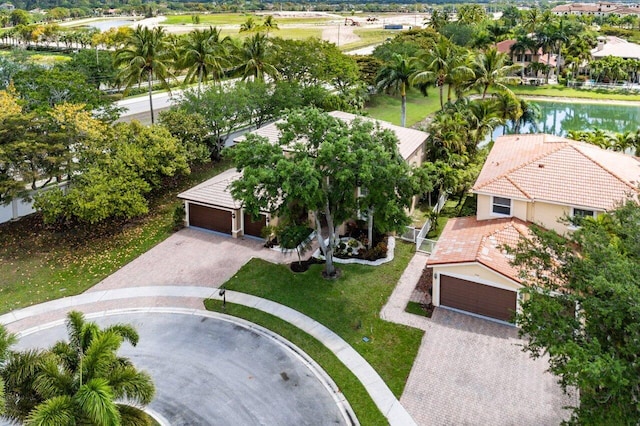 bird's eye view with a water view