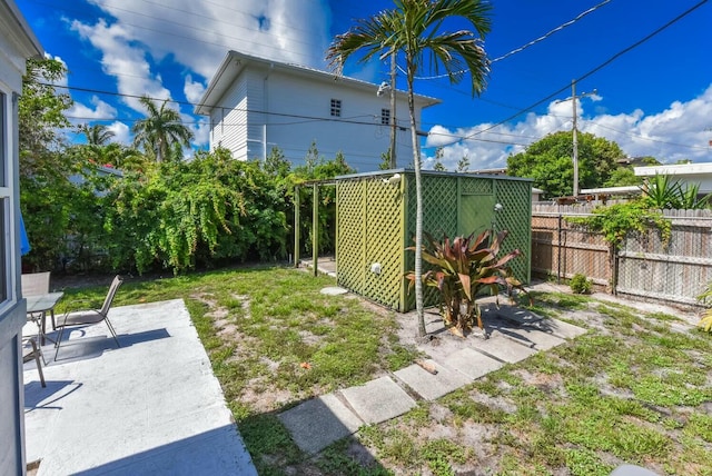 340 Russlyn Dr, West Palm Beach, FL 33405 - view of yard featuring a patio area